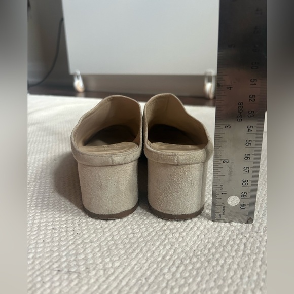 Creamy grey suede mules from Everlane (7.5) - Picture 3 of 8